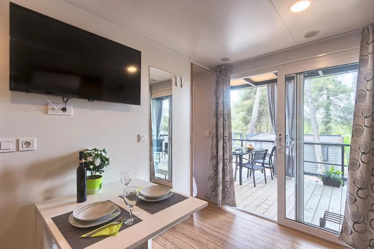 Total Escape Mobile Home Nera Camp Porton Biondi Rovinj 0*,  Kroatien