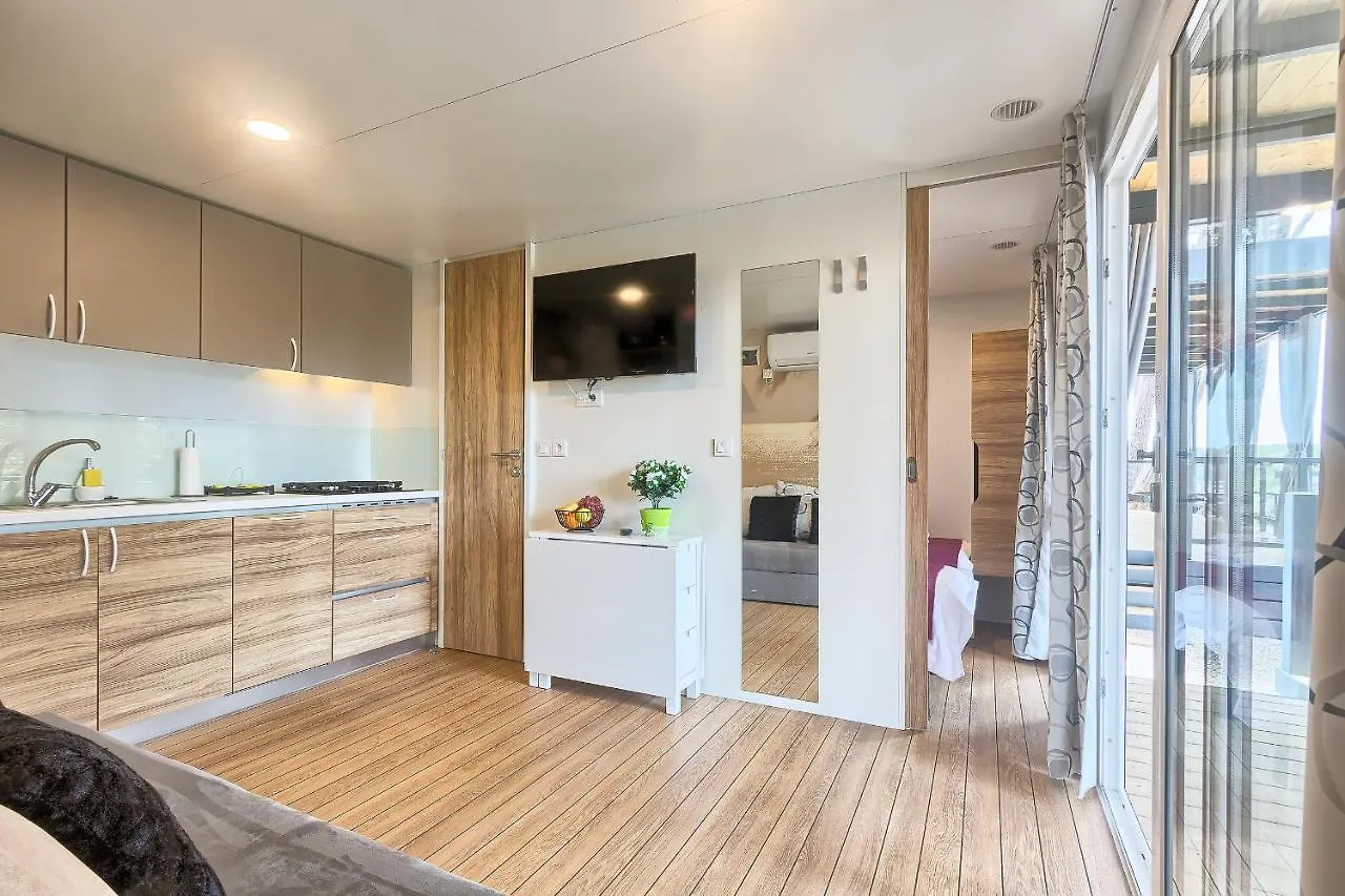 Ferienhaus Total Escape Mobile Home Nera Camp Porton Biondi Rovinj Kroatien